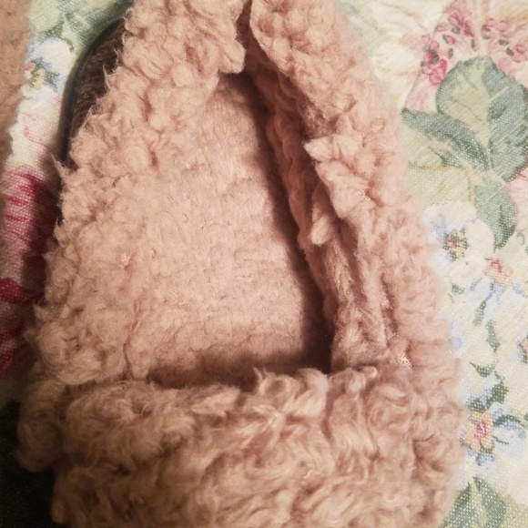 Slippers - Picture 3 of 3